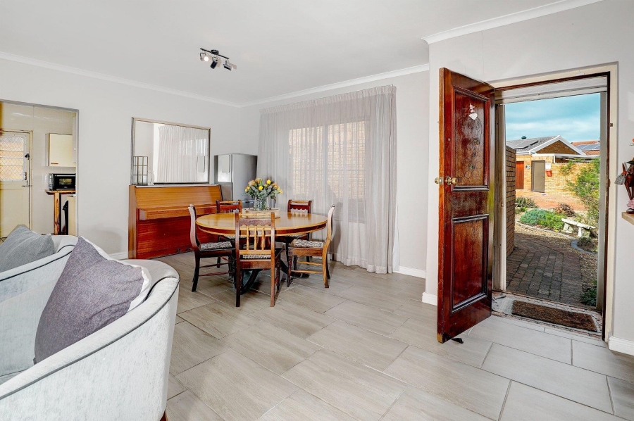 4 Bedroom Property for Sale in Welgelegen Western Cape